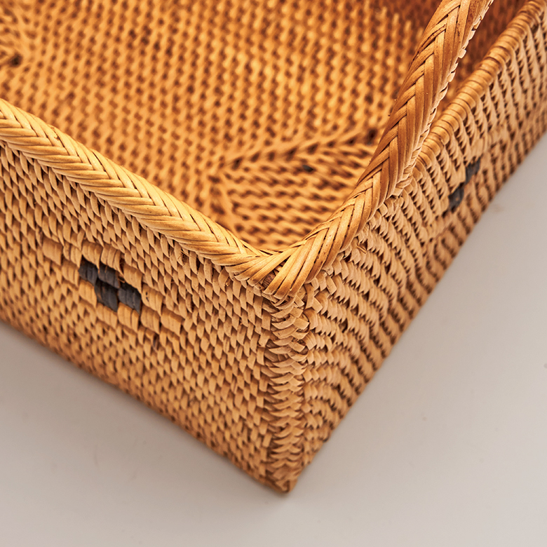 角までしっかり編まれています