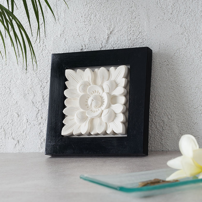 フレームの色は黒