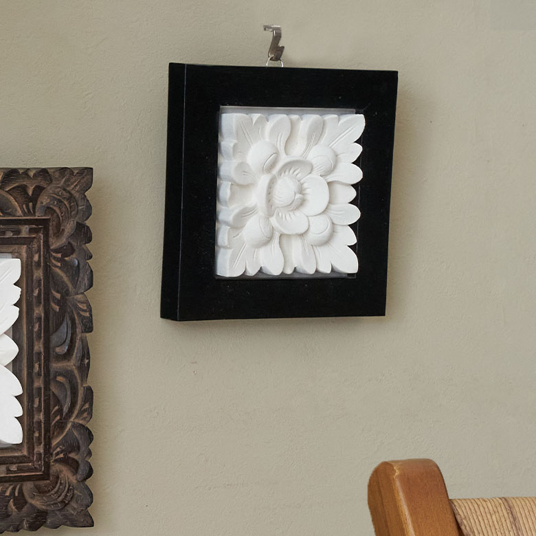 コントラストの綺麗なレリーフ