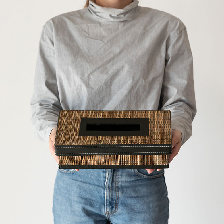 手に持つとこれくらいの大きさ