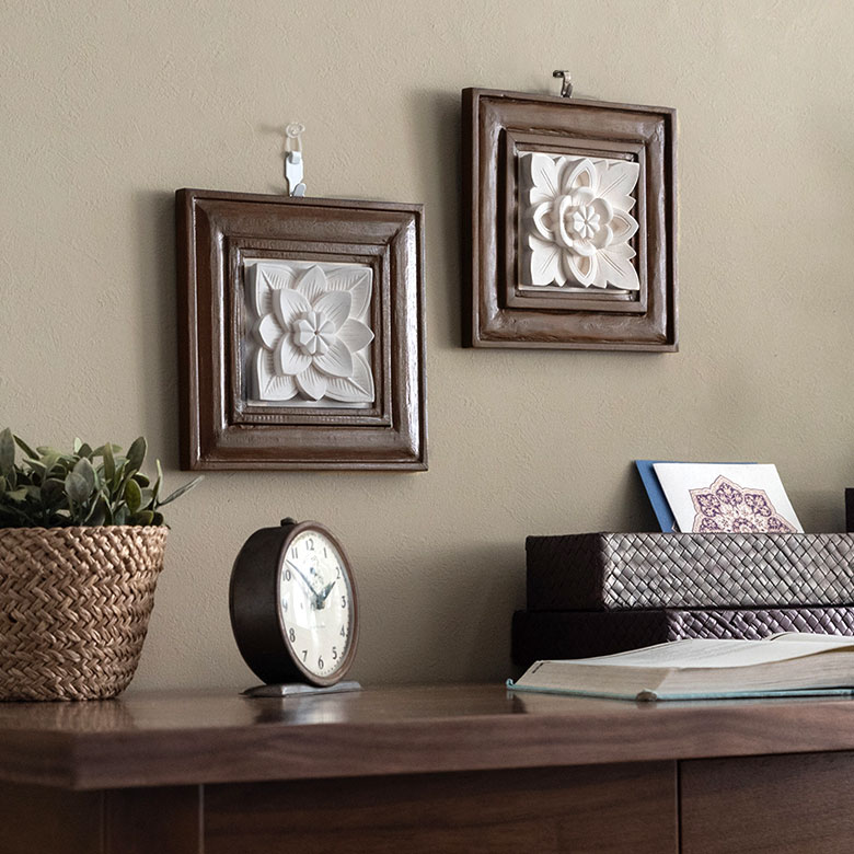 レリーフ並べて飾る