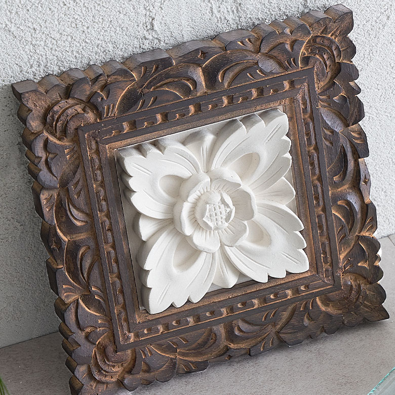 立体感のあるレリーフ