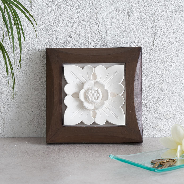 レリーフ置いて飾る