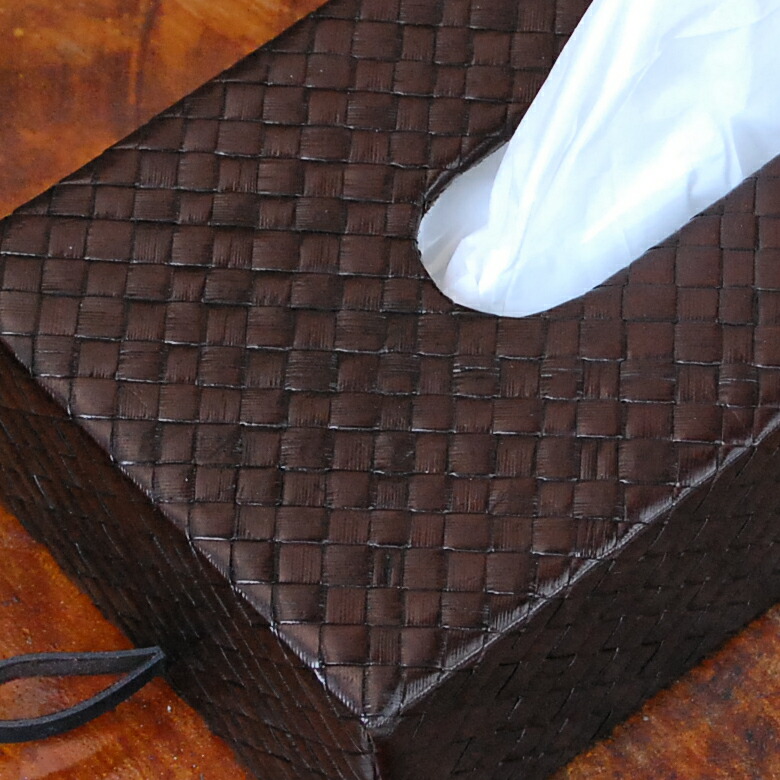 一見レザー（革）のように見えるパンダン、和室にもおすすめ