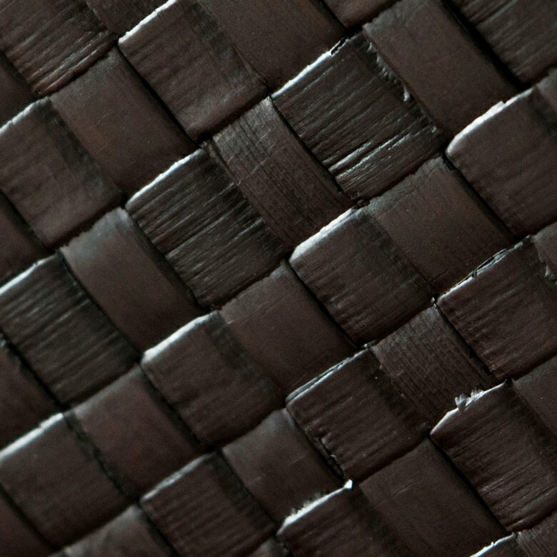 1つ1つ丁寧に編み込まれています