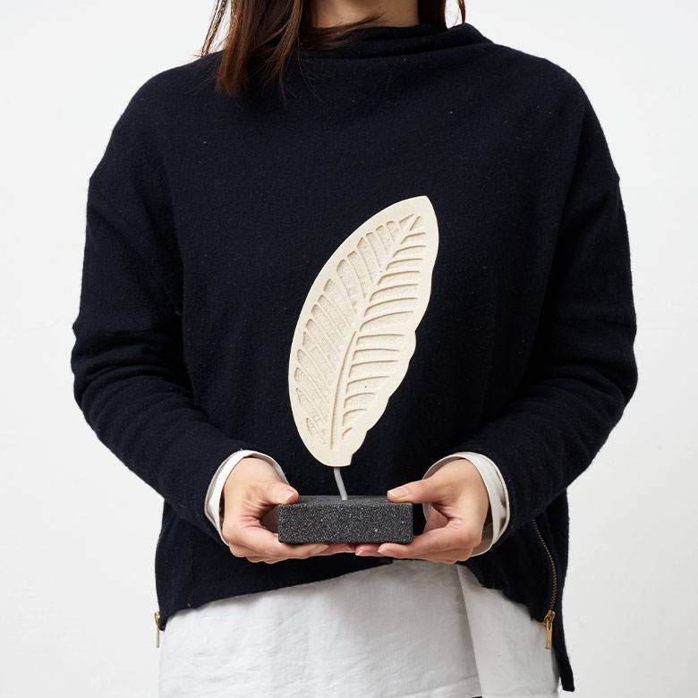 手に持つとこれくらいの大きさ