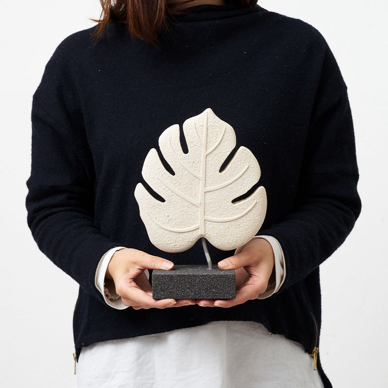 手に持つとこれくらいの大きさ