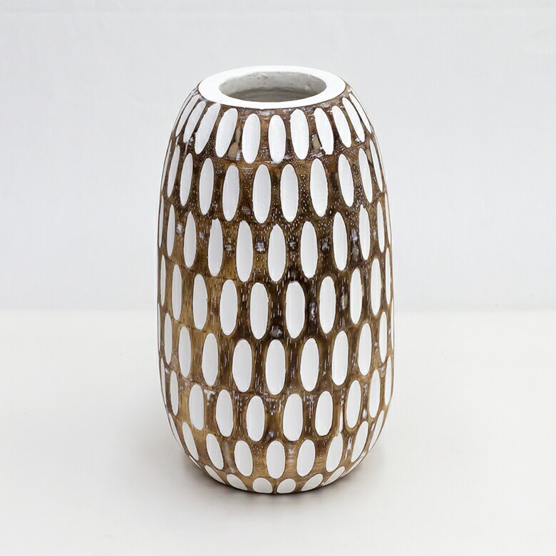 ぽってりと丸みのあるフォルムが魅力