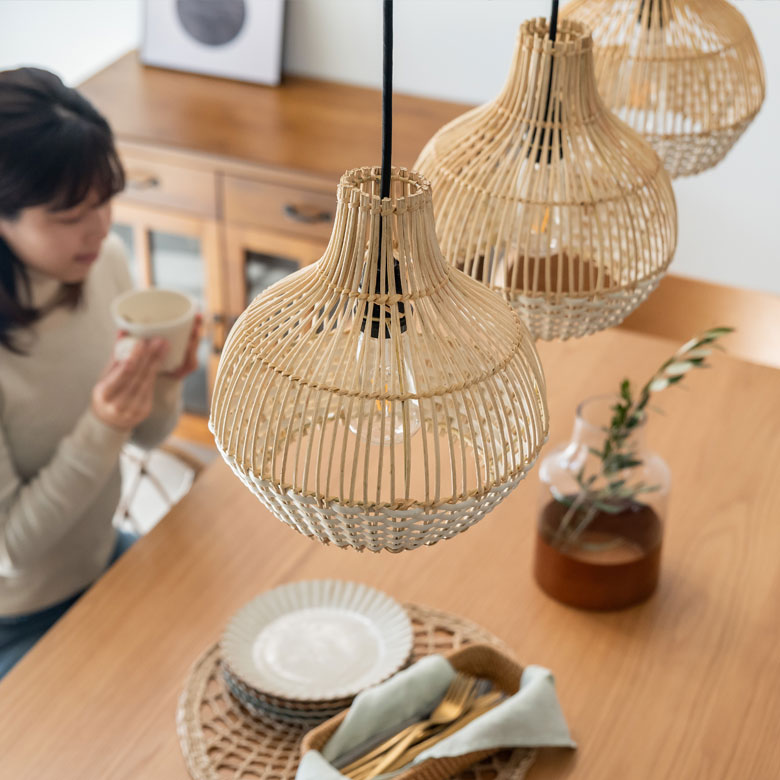 バリ島の職人がひとつひとつ手作業で編み上げた逸品