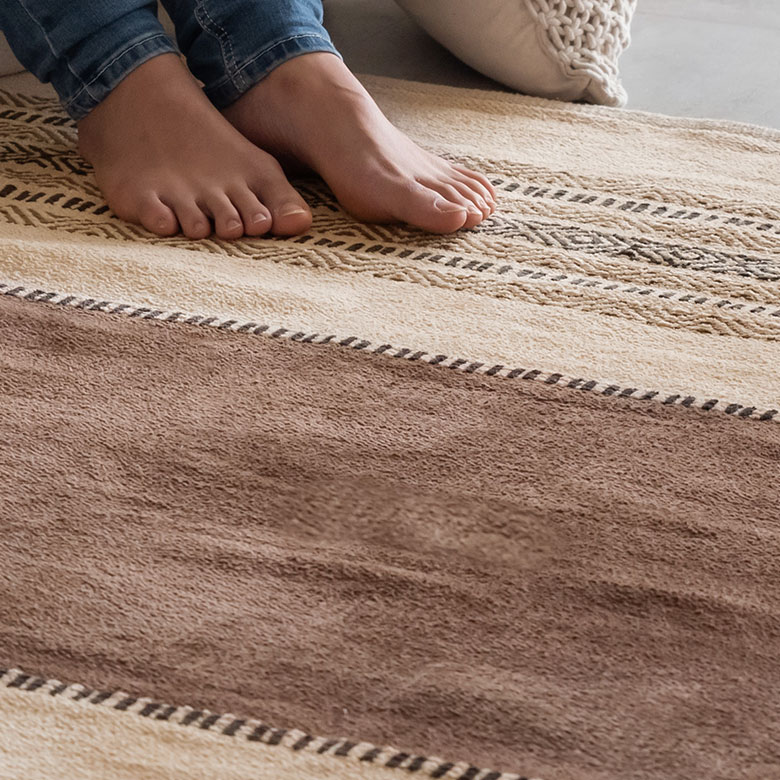 カジュアルに使えるラグ