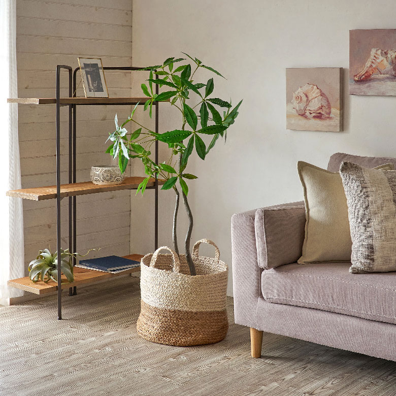 植物との相性も抜群の色合い　プランターカバーとしても最適