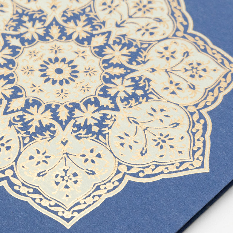 ハンドメイドて1つずつ丁寧に編まれており