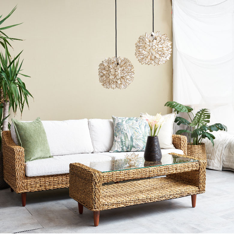 点灯しない昼間もオブジェのように素敵。