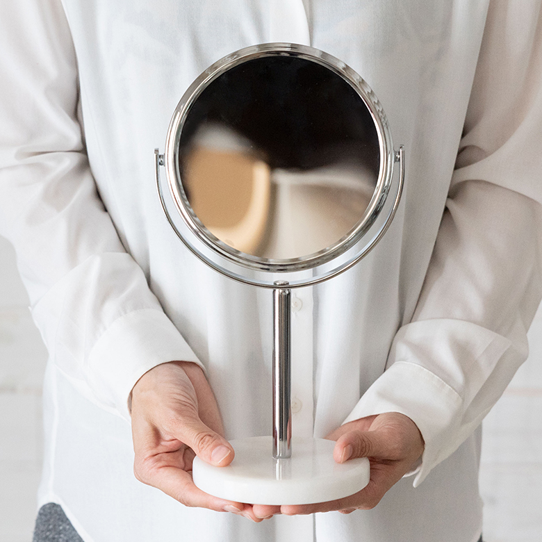 手に持つとこれくらい