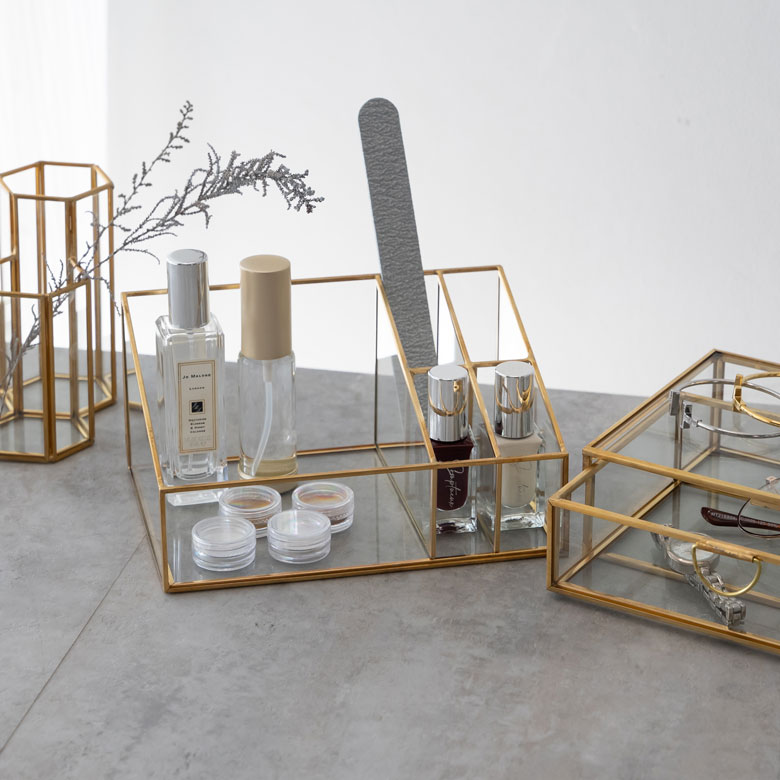 ショップでのディスプレイ什器にも