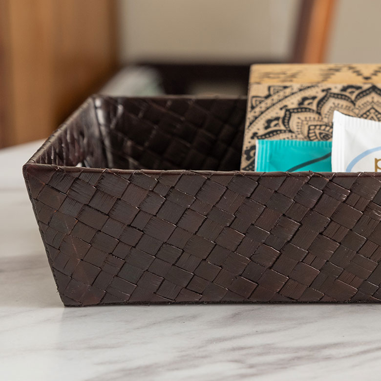 幅広いテイストのインテリアに馴染みが良いカラー