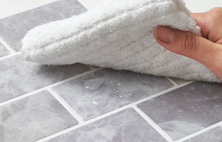 防水性で水拭きＯＫ！ キッチン周りにも