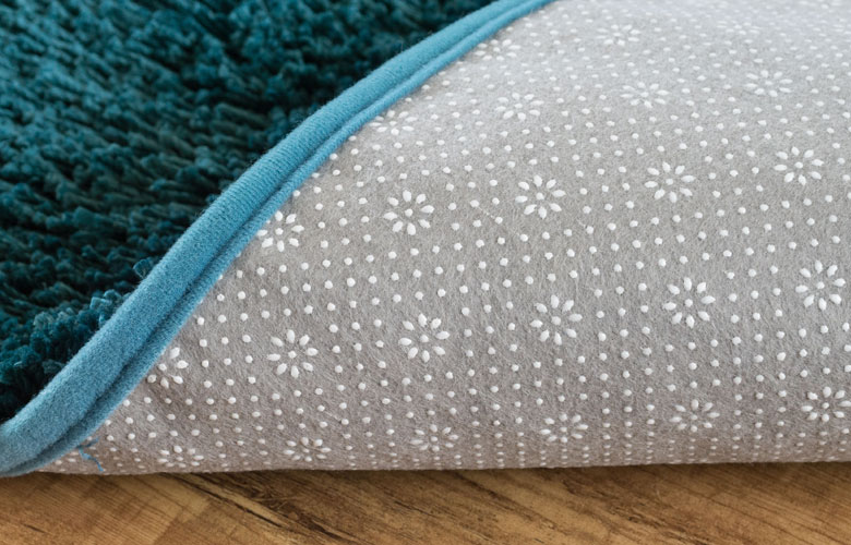 強力滑り止めでずれない