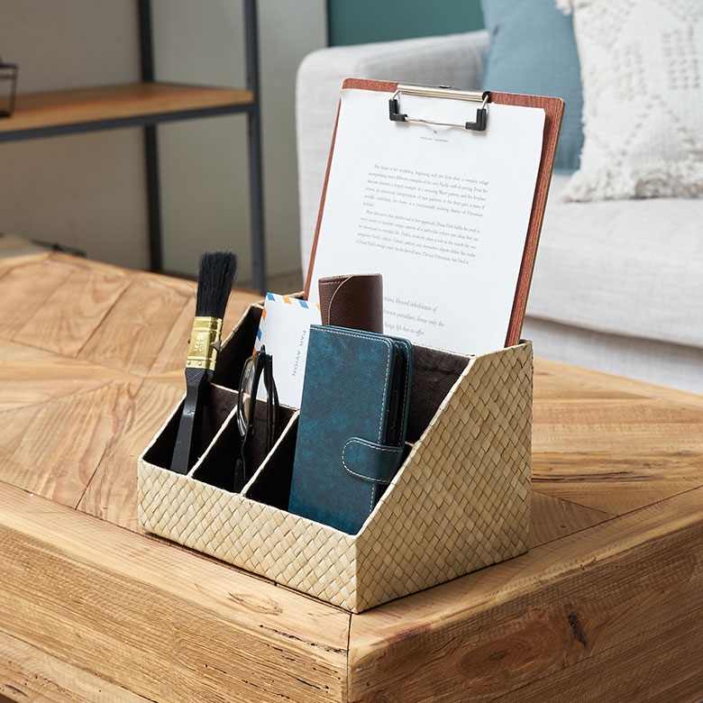 幅広いテイストのインテリアに馴染みが良いカラー