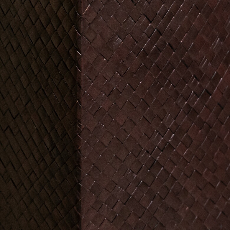 ツヤのあるレザーのような質感