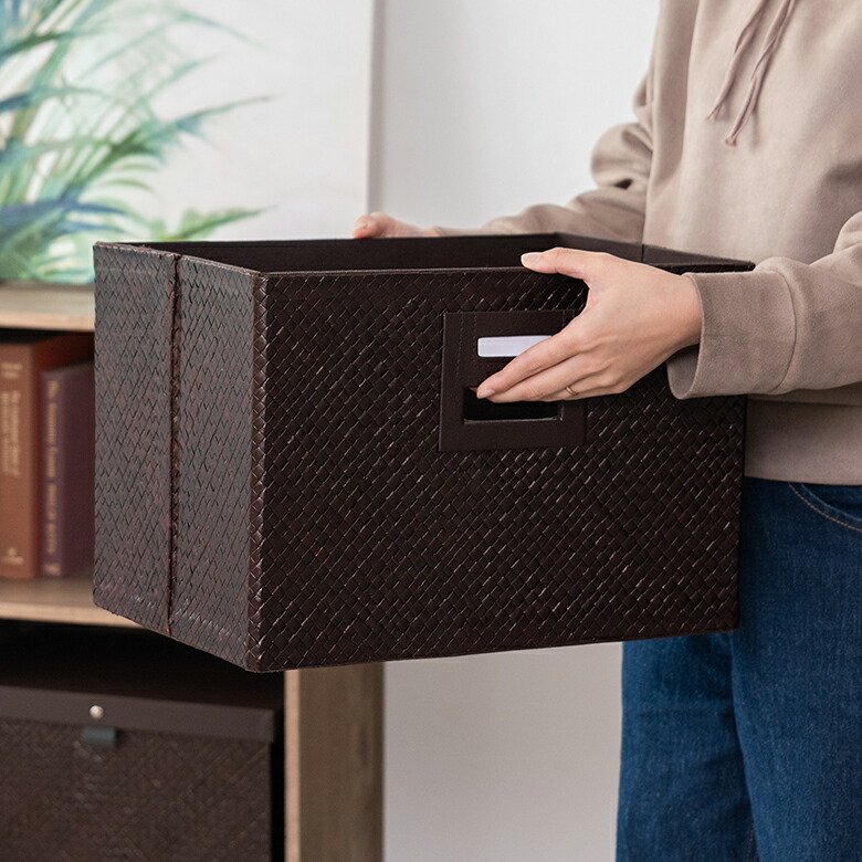 持ち運びやすいハンドルつき