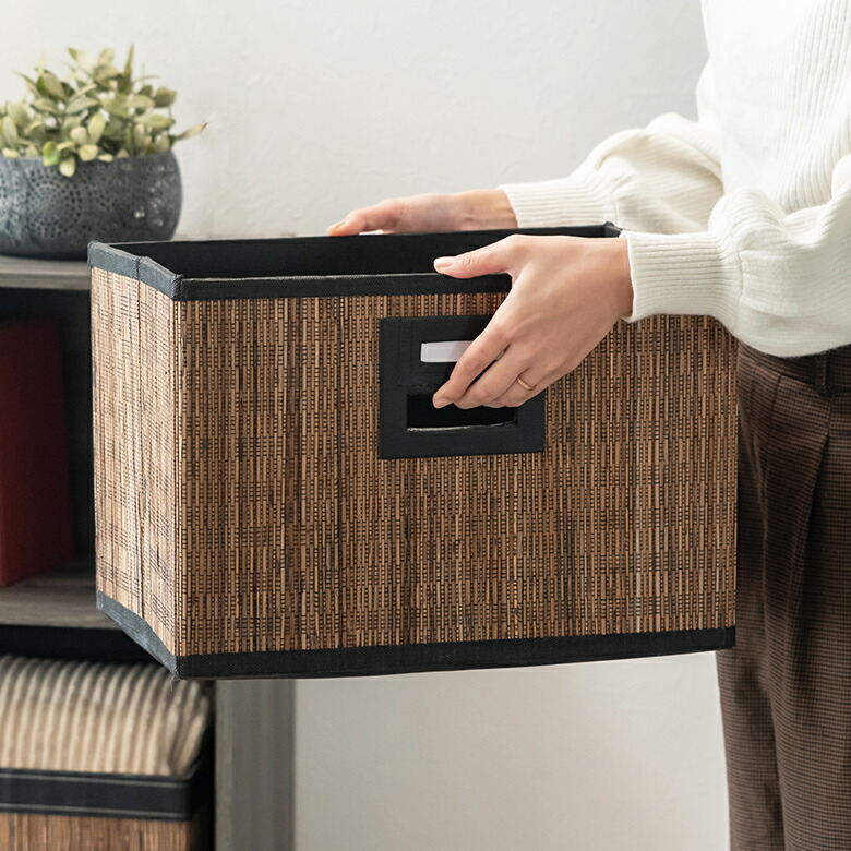 持ち運びやすいハンドルつき