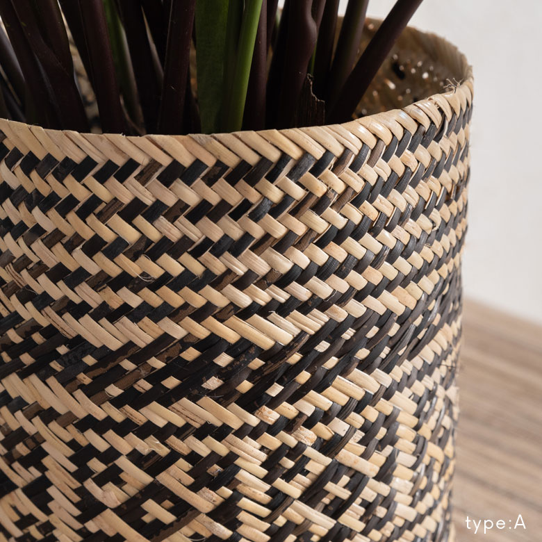 カリマンタン島ならではの美しい編み目模様