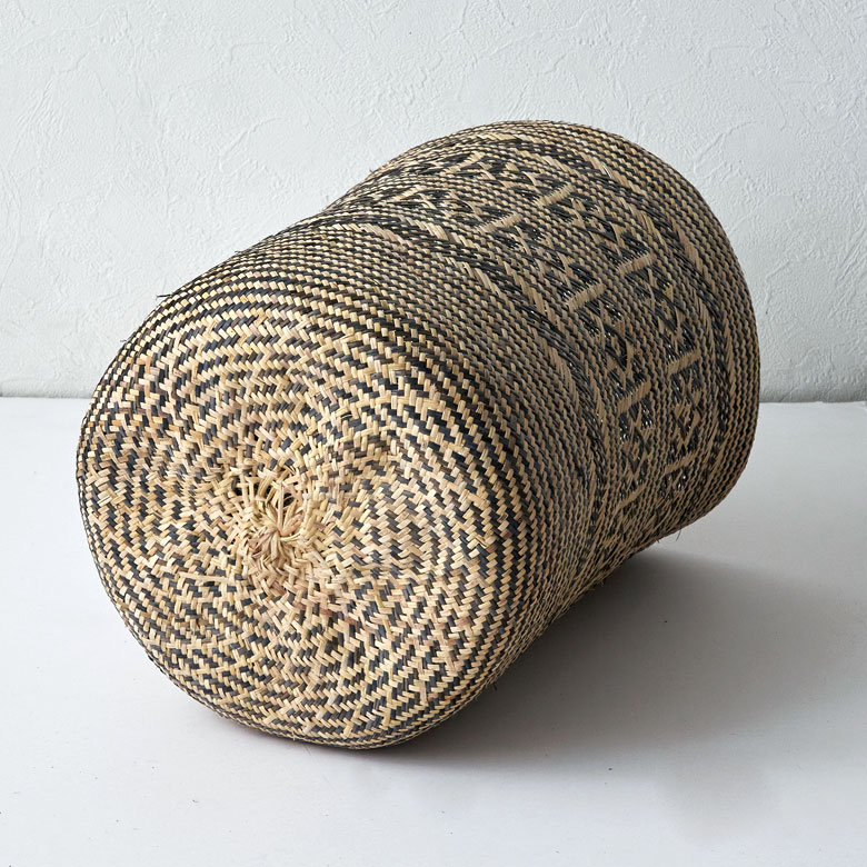 底まで美しい編み目。