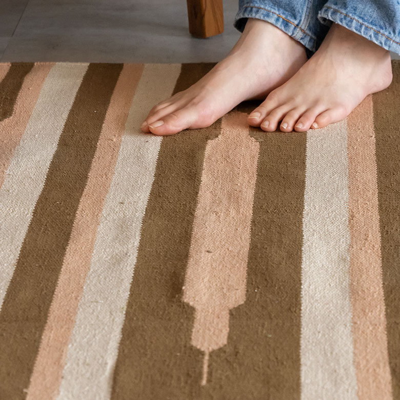 カジュアルに使えるラグ