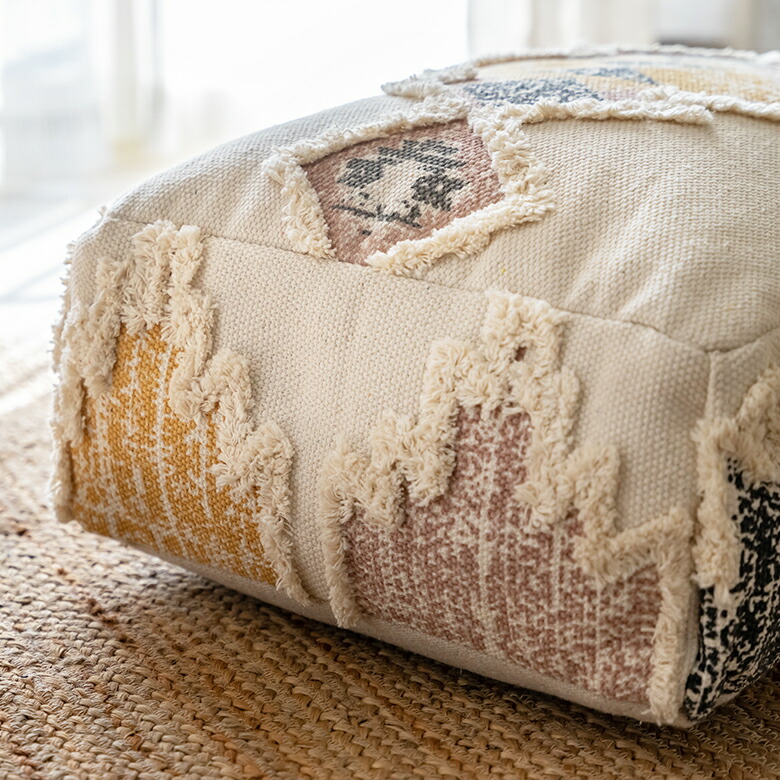 小さめなので寝転んで使える