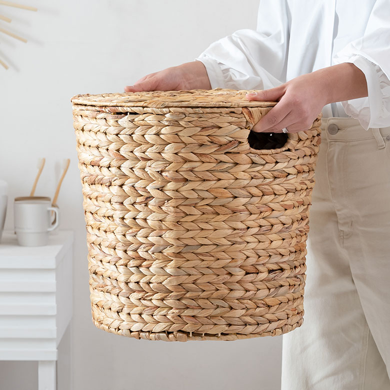 手に持つとこのくらいの大きさ