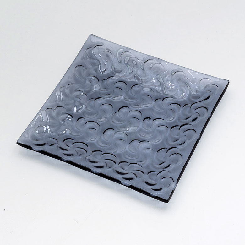 表面は凹凸加工をしていないのでお手入れ簡単