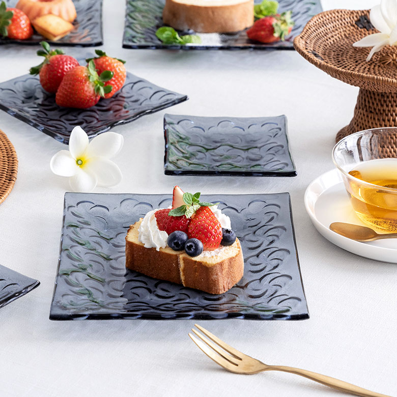 デザートやフルーツ用のプレートとして