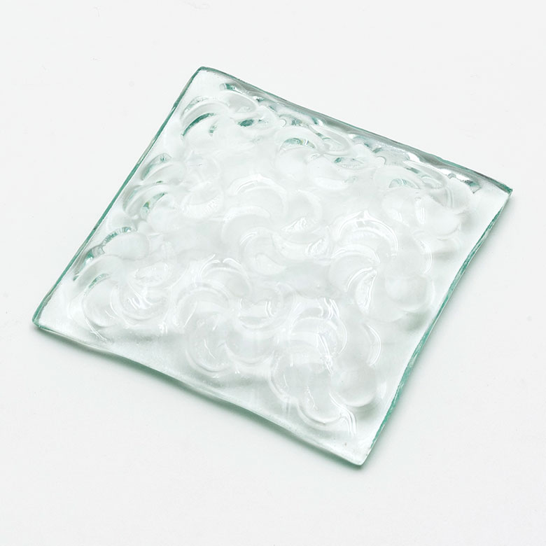 プルメリアの立体的な花びらが特徴的