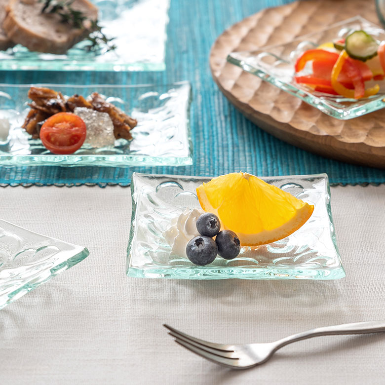 デザートやフルーツ用のプレートとして