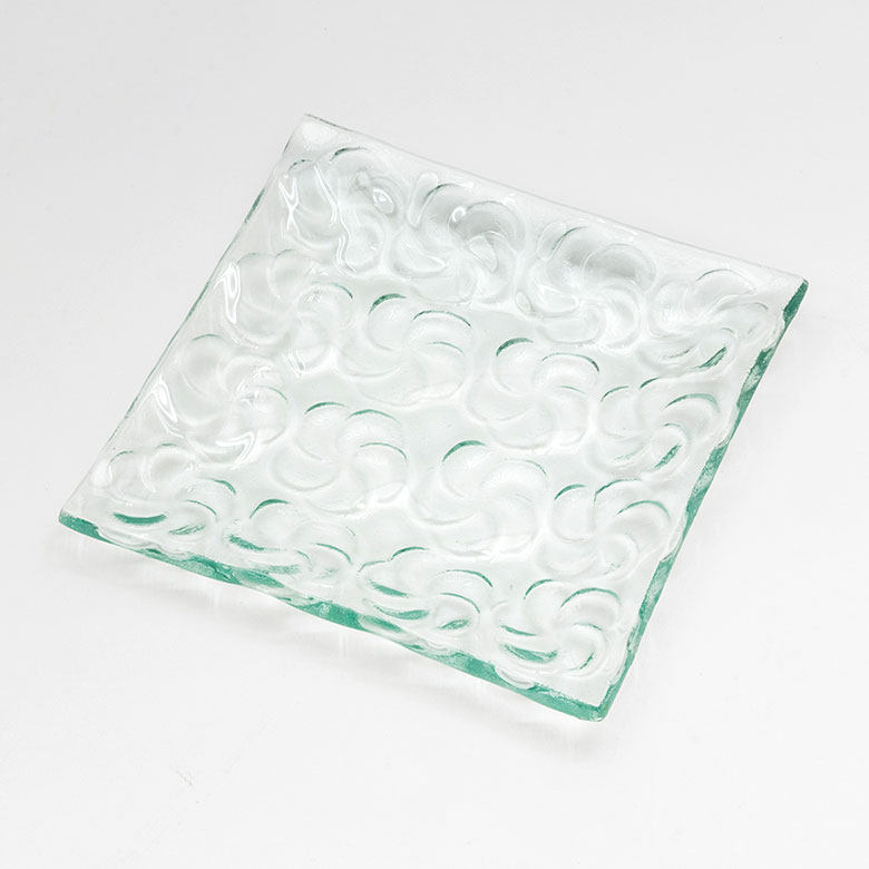 表面は凹凸加工をしていないのでお手入れ簡単