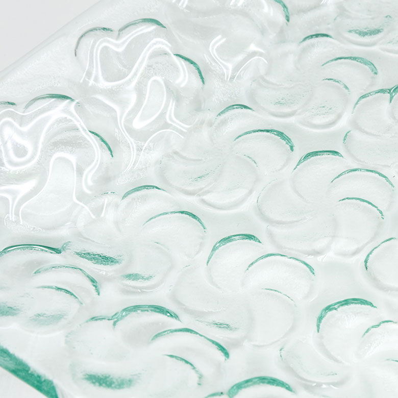 光の表情が綺麗なプレート