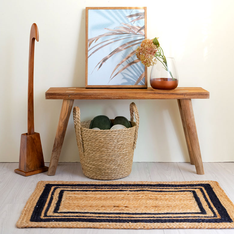 玄関・エントランスで使える収納バスケット。スリッパ入れにも。