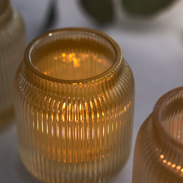 メープルシロップのようなかわいいブラウンカラー