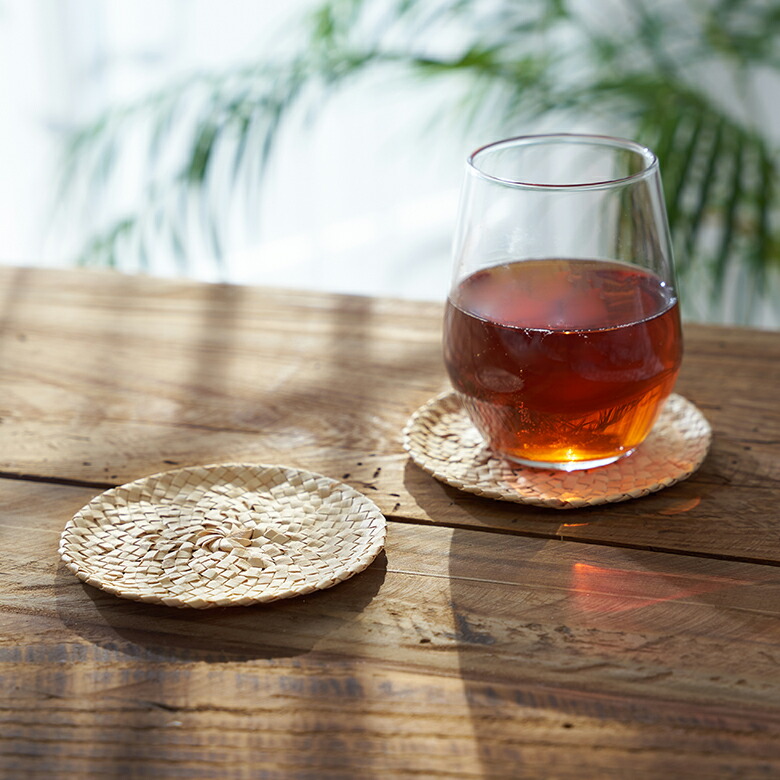 グラスやマグカップなどにも