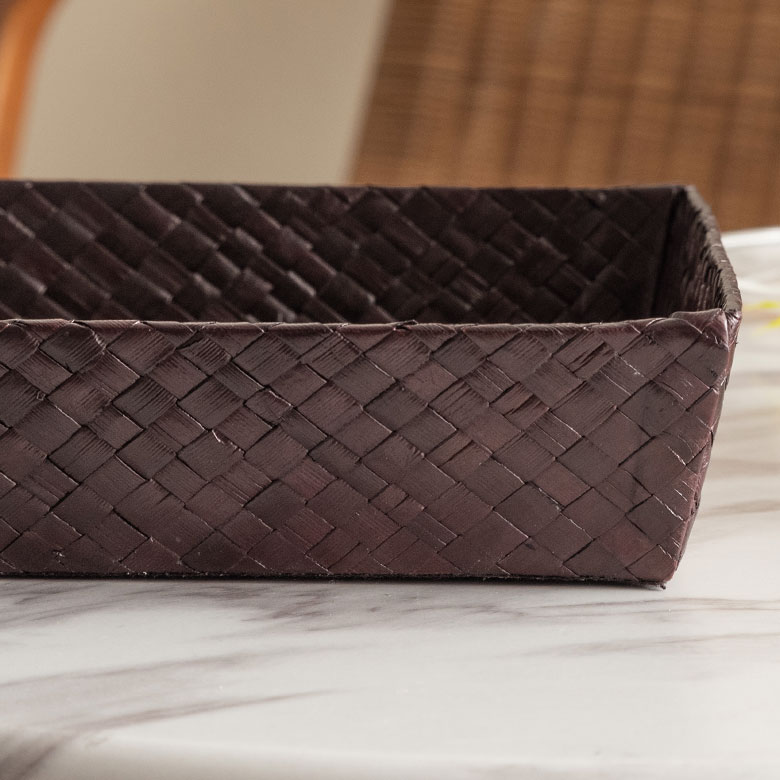 幅広いテイストのインテリアに馴染みが良いカラー