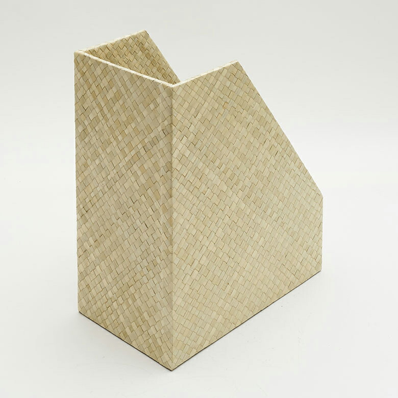 背面もしっかり編み込まれています