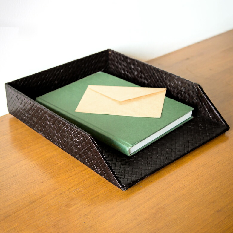 パンダン製のファイルトレイ