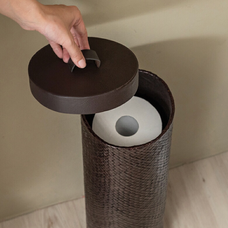 職人のハンドメイドで編み込まれています