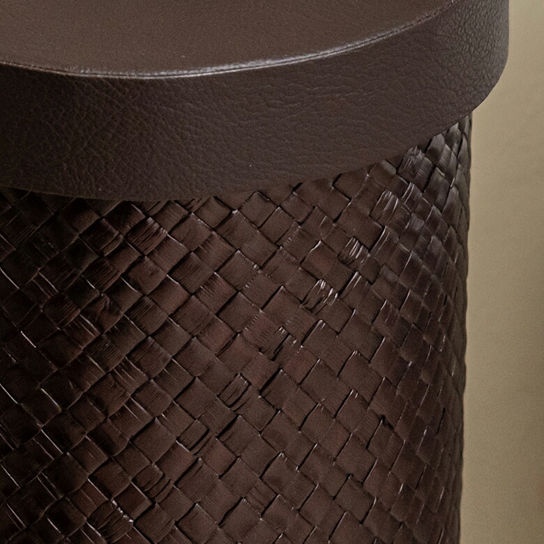 ツヤのあるレザーのような質感