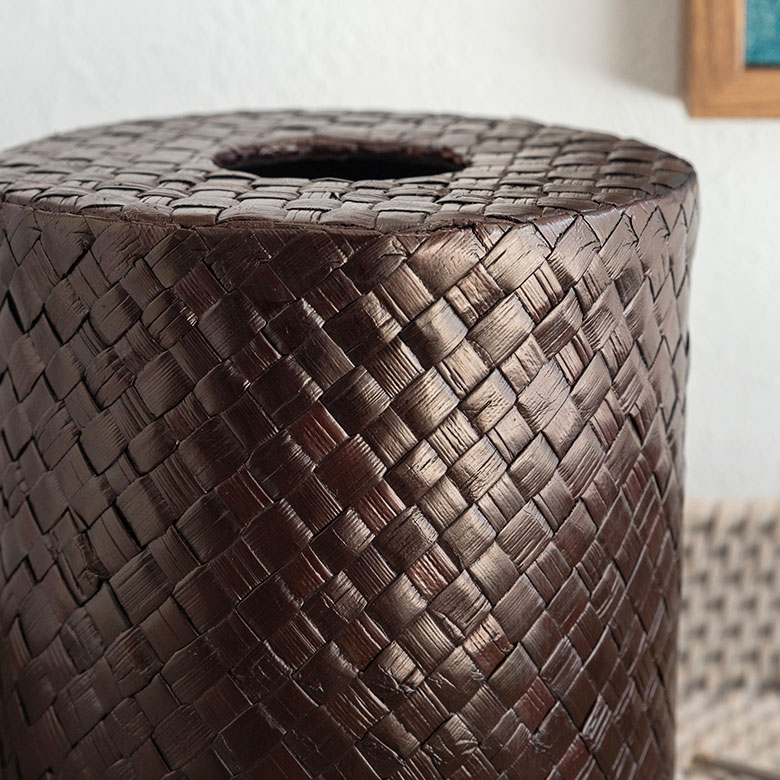 ツヤのあるレザーのような質感 天然素材のパンダン