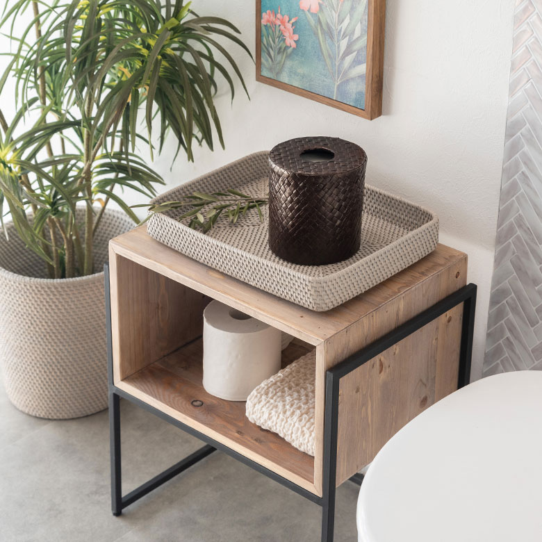 中にティッシュケースを入れるだけでモダンなインテリアに