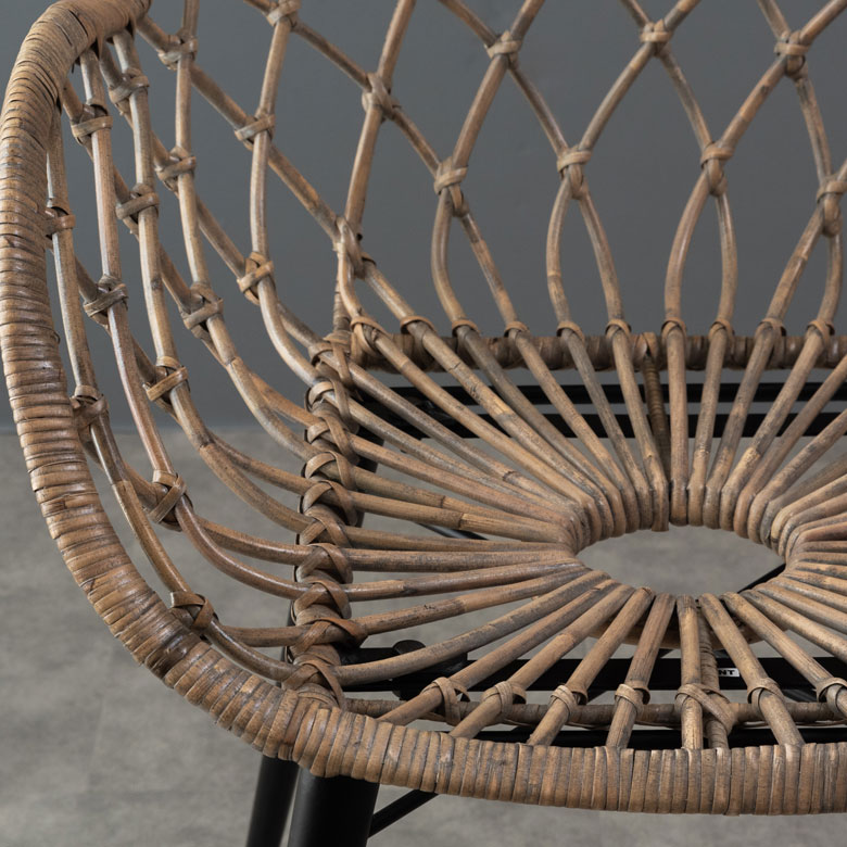 見た目以上に使えばわかる、ラタンは魅力たっぷりな素材です