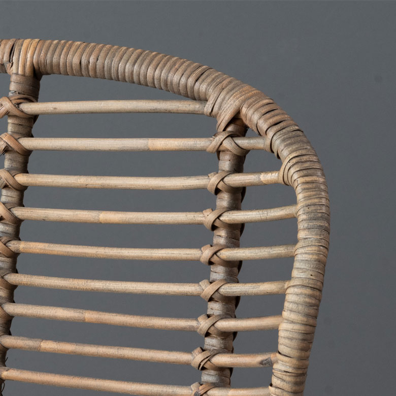 バリ島の人気素材ラタンを使用したチェア