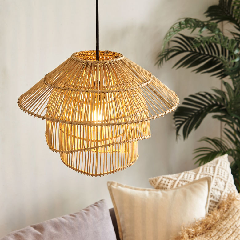 ラタンのペンダントライト